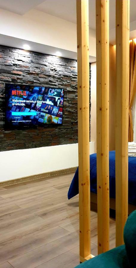 פלוייסטי Spectacular Home מראה חיצוני תמונה